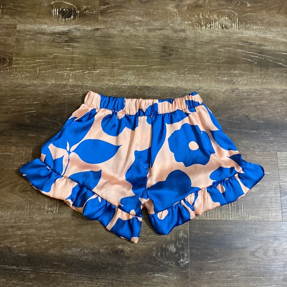 Lobo.Rosa Shorts - Picture 2 of 7